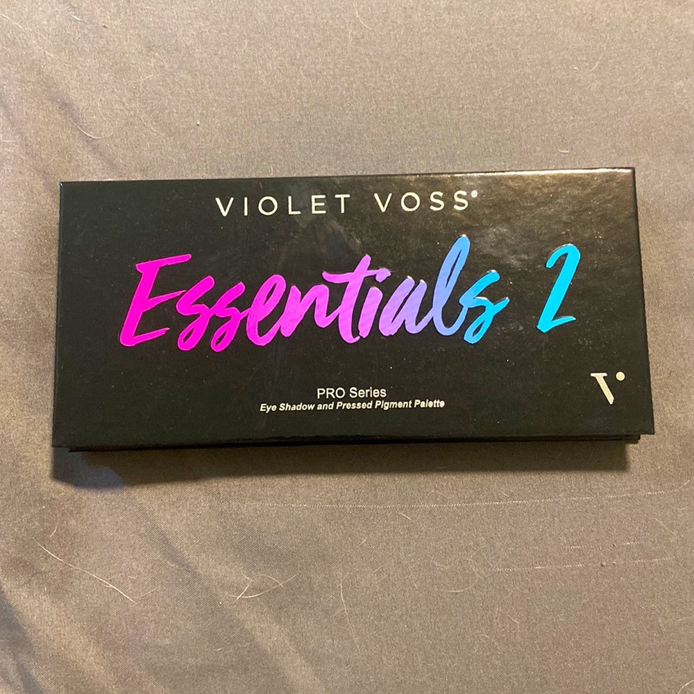 Violet Voss Essentials 2 PRO Series Eye Shadow and Pressed Pigment Palette